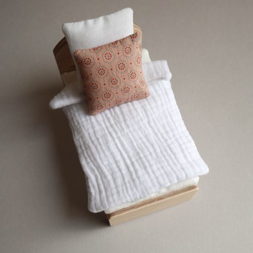 Blanket for children's bed - white