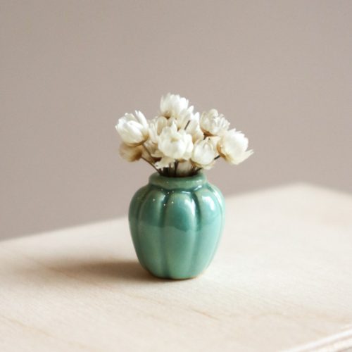 Ceramic vase - green