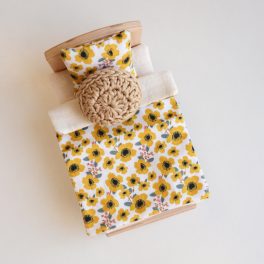 Blanket for children's bed - yellow floral