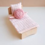 Blanket for children's bed - rose checked