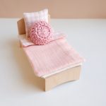 Blanket for children's bed - rose checked